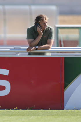 August 12, 2026, Soccer, FC Schalke 04 Training Session, Director of Professional Soccer Youri Mulder, FC Schalke 04 on the phone, Gelsenkirchen, FC Schalke 04 Training Facility, North Rhine-Westphalia, Germany, xRHR PHOTO YYx Copyright: RHR-FOTOx RHR-FOTO YY