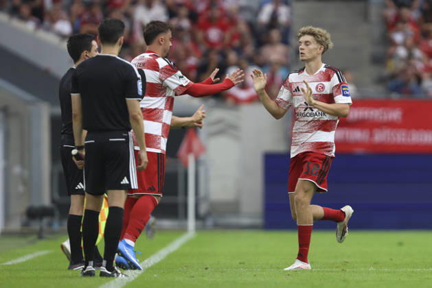 Philipp Foerster of Fortuna Düsseldorf and Elias Arden of Fortuna Düsseldorf being substituted during the 3. Liga match between Fortuna Düsseldorf and TSG 1899 Hoffenheim II at the Merkur Spiel Arena on August 15, 2026, in Düsseldorf, Germany. Photo by Oliver Kaelke, DeFodi Images. Philipp Foerster of Fortuna Düsseldorf and Elias Arden of Fortuna Düsseldorf were substituted during the 3. Liga match between Fortuna Düsseldorf and TSG 1899 Hoffenheim II at Merkur Spiel Arena on August 15, 2026 in Düsseldorf, Germany. Photo by Oliver Kaelke, DeFodi Images. DFB and DFL regulations prohibit any use of photographs as image sequences and or quasi-video. Photo by Oliver Kaelke, DeFodi Images.