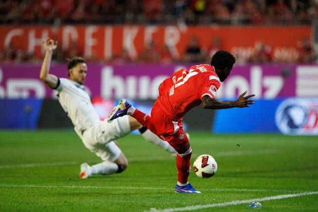 Ibrahim Kanate of 1. FC Kaiserslautern misses an open net, Action: 1. FC Kaiserslautern vs. Karlsruher SC, Soccer, 2. Bundesliga, Matchday 2, 2026–2027 Season, August 15, 2026, 1 FC Kaiserslautern vs. Karlsruher SC, Soccer, 2. Bundesliga, Matchday 2, 2026–2027 Season, August 15, 2026 Copyright: xEibnerxPressefotox EP_ANS
