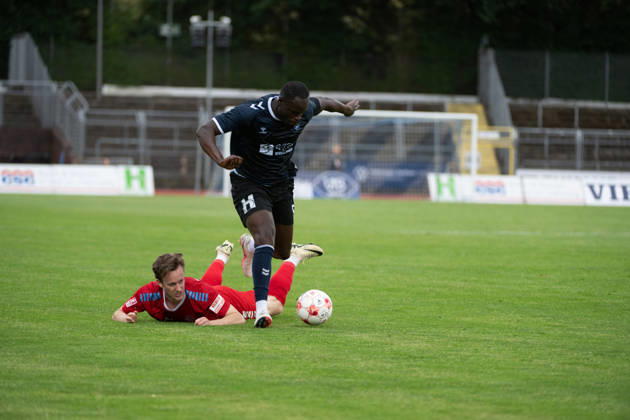 August 15, 2026, GER, Soccer, Regionalliga Nord, Matchday 4, 2026–2027 Season, Oldenburg, Marschweg Stadium, VfB Oldenburg vs. FC Eintracht Norderstedt; the ball is on the ground and VfB Oldenburg player Anour ADAM (No. 5) has left the field; Oldenburg, Marschweg Stadium, Lower Saxony, Germany Copyright: xnordphotoxGmbHx xRojahnx