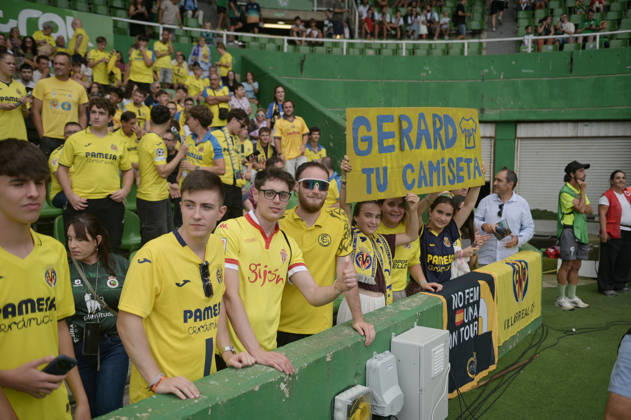 ESP LaLiga EA Sports: Racing Santander vs. Villarreal CF—Villarreal fans during the LaLiga EA Sports match between Racing Santander and Villarreal CF, played at Campos de Sport de El Sardinero Stadium in Cantabria on August 16, 2026, in Spain. Spanish Soccer Copyright: xAlbertoxLosax xAgenciaxLOFx