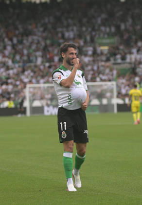 ESP LaLiga EA Sports: Racing Santander vs. Villarreal CF — Andrés Martín of Racing Santander scores a goal and celebrates during the LaLiga EA Sports match between Racing Santander and Villarreal CF, played at Campos de Sport de El Sardinero Stadium in Cantabria on August 16, 2026, in Spain. Spanish Soccer Copyright: xAlbertoxLosax xAgenciaxLOFx