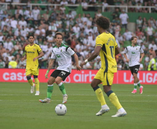 ESP LaLiga EA Sports: Racing Santander vs. Villarreal CF — Sergio Canales of Racing Santander during the LaLiga EA Sports match between Racing Santander and Villarreal CF, played at Campos de Sport de El Sardinero Stadium in Cantabria on August 16, 2026, in Spain — Spanish Soccer Copyright: xAlbertoxLosax xAgenciaxLOFx