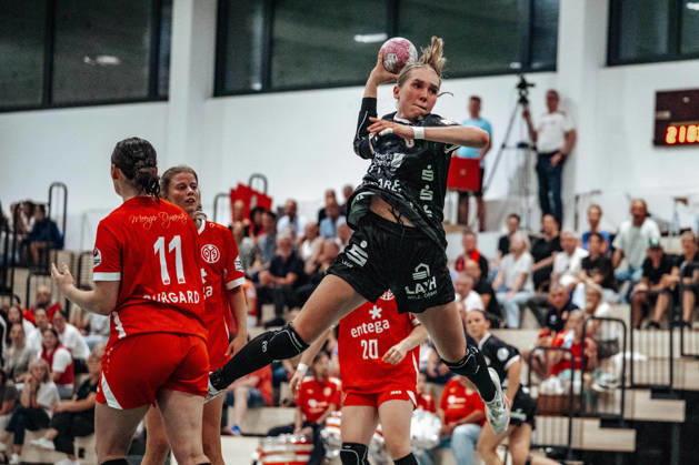Nora Erhardt, SG Nürtingen Zizishausen, No. 14 (GER), 1, FSV Mainz 05 vs. SG Nürtingen Zizishausen, DHB Women s Cup, Bundesliga, Matchday 1, 2026–2027 Season, August 21, 2026 Eibner Press Photo Attila Ziga GER, 1 FSV Mainz 05 vs. SG Nürtingen Zizishausen, DHB Women’s Cup, Bundesliga, Matchday 1, 2026–2027 Season, August 21, 2026, Mainz Copyright: xEibner-Pressefotox EP_AZA