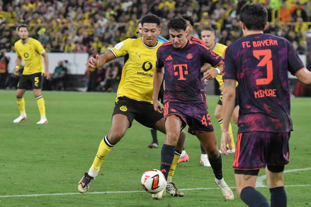 From left: Jobe Bellingham (Dortmund 7) and Aleksandar Pavlovic (Bayern 45) in a one-on-one battle, August 22, 2026 ¢ Soccer ¢ Borussia Dortmund vs. FC Bayern Munich ¢ Super Cup, Signal Iduna Park, Dortmund, DFB DFL REGULATIONS PROHIBIT ANY USE OF PHOTOGRAPHS AS IMAGE SEQUENCES AND OR QUASI-VIDEO NRW Germany Copyright: xpepphotox xSaschaxWeizx pep00321, pep_20260822_hm