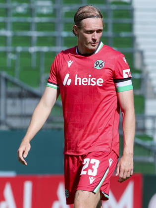 Stefan Teitur Thordarson of Hannover 96 looks disappointed during the DFB Cup match between SV Hemelingen and Hannover 96 at Weserstadion on August 22, 2026, in Bremen, Germany Photo by Marco Steinbrenner DeFodi Images Stefan Teitur Thordarson of Hannover 96 looks dejected during the DFB Cup match between SV Hemelingen and Hannover 96 at Weserstadion on August 22, 2026 in Bremen, Germany Photo by Marco Steinbrenner DeFodi Images Photo by Marco Steinbrenner DeFodi Images