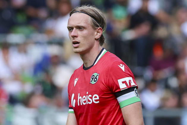 Stefan Teitur Thordarson of Hannover 96 looks disappointed during the DFB Cup match between SV Hemelingen and Hannover 96 at Weserstadion on August 22, 2026, in Bremen, Germany Photo by Marco Steinbrenner DeFodi Images Stefan Teitur Thordarson of Hannover 96 looks dejected during the DFB Cup match between SV Hemelingen and Hannover 96 at Weserstadion on August 22, 2026 in Bremen, Germany. Photo by Marco Steinbrenner, DeFodi Images. Photo by Marco Steinbrenner, DeFodi Images.