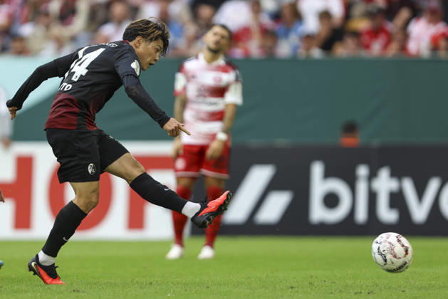 Yuito Suzuki of SC Freiburg in action, on the ball, making a solo run during the first-round DFB Cup match between Fortuna Düsseldorf and SC Freiburg at the Merkur Spiel Arena on August 23, 2026, in Düsseldorf, Germany. Photo by Oliver Kaelke, DeFodi Images. Yuito Suzuki of SC Freiburg controls the ball during the first-round match of the DFB Cup between Fortuna Düsseldorf and SC Freiburg at Merkur Spiel Arena on August 23, 2026 in Düsseldorf, Germany. Photo by Oliver Kaelke, DeFodi Images. DFB and DFL regulations prohibit any use of photographs as image sequences and or quasi-video. Photo by Oliver Kaelke, DeFodi Images.