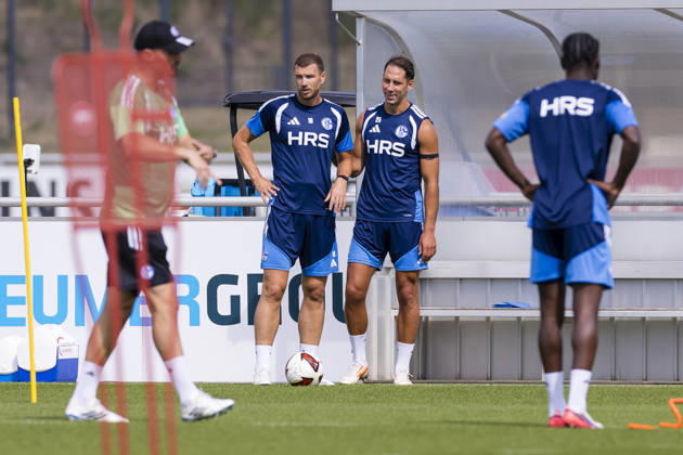 August 27, 2026, Soccer, FC Schalke 04 practice featuring Edin Dzeko (FC Schalke 04) and Nikola Katic (FC Schalke 04), Gelsenkirchen, FC Schalke 04 training facility, North Rhine-Westphalia, Germany, xRHR PHOTO YYx Copyright: RHR-FOTOx RHR-FOTO YY