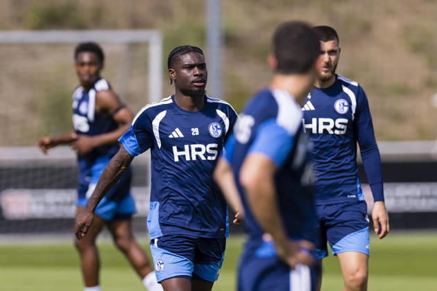 August 27, 2026, Soccer, FC Schalke 04 Junior Training Dina Ebimbe FC Schalke 04 Gelsenkirchen FC Schalke 04 Training Facility NRW Germany xRHR PHOTO YYx Copyright: RHR-FOTOx RHR-FOTO YY