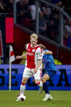AMSTERDAM: AFC Ajax Amsterdam midfielder Julian Brandt and FC Sion defender Numa Lavanchy during the UEFA Conference League at the Johan Cruijff ArenA on August 27, 2026, in Amsterdam, the Netherlands. Photo by DeFodi Images