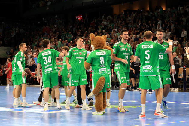 August 27, 2026, GER Germany, Handball, 1st Bundesliga, August 27, 2026, 2026–2027 season, Berlin, Fuechse Berlin vs. Melsungen Fuechse, group of players, cheering, celebrating, joy, happiness, happy, positive emotions, Max Schmeling Hall, Berlin, Germany Copyright: xNordphotox xEnglerx