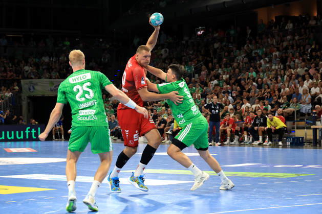 August 27, 2026, GER Germany, Handball, 1st Bundesliga, August 27, 2026, 2026–2027 Season, Berlin, Füchse Berlin vs. Melsungen Simak, Frederik (Füchse Berlin 9), Matthes Langhoff (Füchse Berlin 25), Dainis Kristopans (MT Melsungen 10), Max Schmeling Hall, Berlin, Germany Copyright: xNordphotox xEnglerx