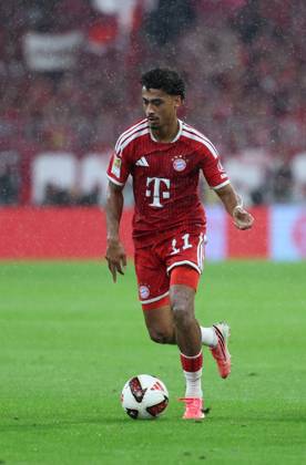 August 28, 2026, GER, Soccer, Men s, 1. Bundesliga, 2026–2027 Season, Matchday 1, FC Bayern Munich vs. VfB Stuttgart, Individual Play, Full-Body Shot, Isolated Figure, Nathaniel Brown, FC Bayern Munich 11. DFB and DFL regulations prohibit any use of photographs as image sequences and or quasi-video. Munich, Allianz Arena, Bayern, Germany Copyright: xNordphoto Schneiderx