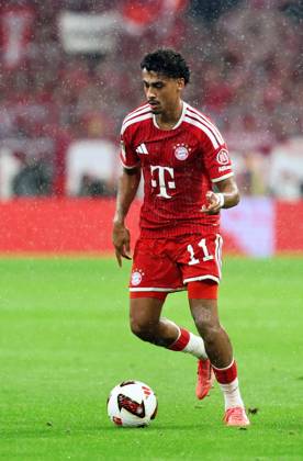 August 28, 2026, GER, Soccer, Men s, 1. Bundesliga, 2026–2027 Season, Matchday 1, FC Bayern Munich vs. VfB Stuttgart, Individual Play, Full-Body Shot, Isolated Figure, Nathaniel Brown, FC Bayern Munich 11. DFB and DFL regulations prohibit any use of photographs as image sequences and or quasi-video. Munich, Allianz Arena, Bayern, Germany Copyright: xNordphoto Schneiderx