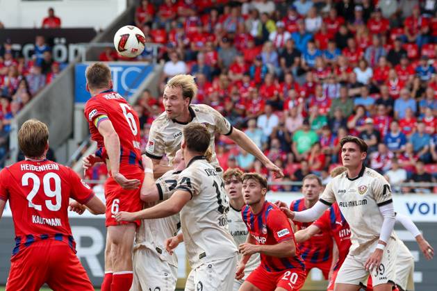 Vincent Vermeij 9 (SG Dynamo Dresden) heads the ball past Patrick Mainka 6 (1. FC Heidenheim 1846), 1. FC Heidenheim 1846 vs. SG Dynamo Dresden, Soccer, Men, 2. Bundesliga, 2026–2027 Season, First Half of the Season, Matchday 3, August 29, 2026. DFB regulations prohibit any use of photographs as image sequences and or quasi-video. Heidenheim, Baden-Württemberg, Germany Copyright: xkolbert-press MartinxAgüerax
