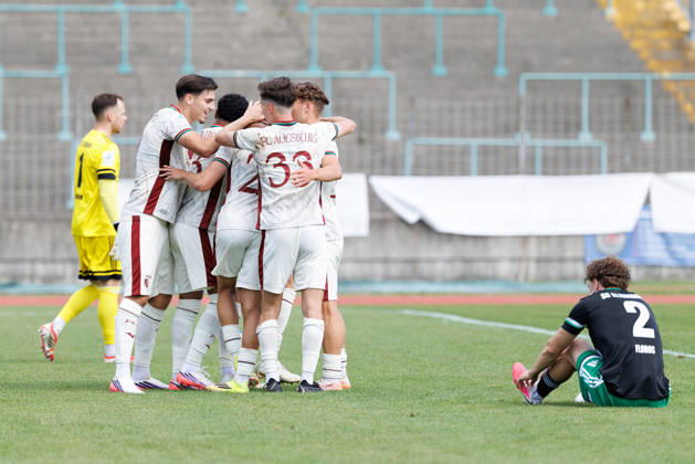 FC Augsburg II scores the goal to make it 2–1 in the match between FC Augsburg II and SC Eltersdorf, soccer, men’s, Bavarian Regional League, 2026–2027, Matchday 6 on August 29, 2026, in Augsburg, Rosenaustadion, Bavaria, Germany