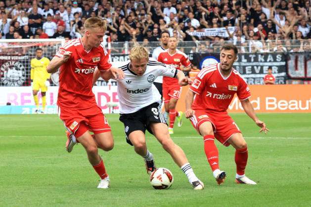 August 29, 2026, GER, Soccer, Bundesliga 1, 2026–2027, Alte Foersterei, 1. FC Union vs. Eintracht Frankfurt Zeno Van Den Bosch 1. FC Union Berlin 4, Josip Juranovic 1. FC Union Berlin 18, JONATHAN BURKARDT Eintracht Frankfurt 9 1 League DFB DFL regulations prohibit any use of photographs as image sequences and or quasi-video Berlin Stadium Alte Foersterei Berlin Germany Copyright: xNordphotox xEnglerx