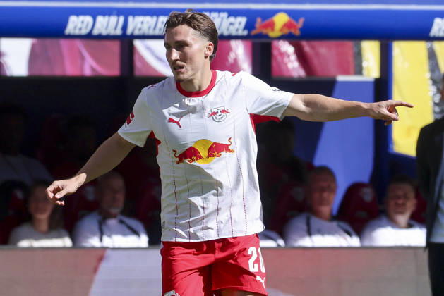 Rocco Reitz of RB Leipzig gestures during the Bundesliga match between RB Leipzig and Borussia Mönchengladbach, Red Bull Arena on August 29, 2026, in Leipzig, Germany. Photo by Marco Steinbrenner, DeFodi Images. Rocco Reitz of RB Leipzig gestures during the Bundesliga match between RB Leipzig and Borussia Mönchengladbach at Red Bull Arena on August 29, 2026 in Leipzig, Germany Photo by Marco Steinbrenner, DeFodi Images DFB and DFL regulations prohibit any use of photographs as image sequences and or quasi-video. Photo by Marco Steinbrenner, DeFodi Images