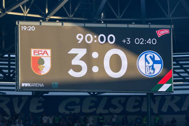 Final score 3–0 on the scoreboard, FC Augsburg vs. FC Schalke 04, soccer, Bundesliga 1, Matchday 1, August 30, 2026. DFB regulations prohibit any use of photographs as image sequences and or quasi-video. Augsburg, Bavaria, Germany Copyright: xkolbert-press ChristianxKolbertx
