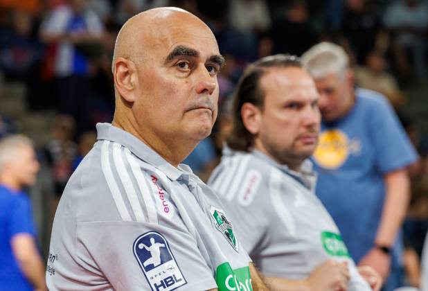 September 2, 2026 Handball 1st Bundesliga OPEL HBL 2026–2027 Season, Matchday 2: HC Erlangen (Nuremberg Metropolitan Region) vs. HCE TSV Hannover Burgdorf, Die Recken Women s Team, xdaxmax, Juan Carlos Pastor Gomez (Coach, TSV Hannover Burgdorf), Nikolas Katsigiannis, Goalkeeper, Coach of TSV Hannover Burgdorf, deep in thought