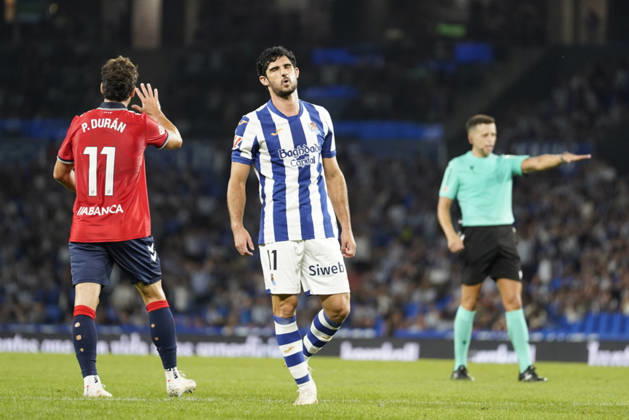 Goncalo Guedes of Real Sociedad seen during LaLiga EA Sports 26 27 game between teams of Real Sociedad and Celta Vigo (Mickael Ducint Ball Raw Images) San Sebastian Estadio Anoeta Spain Copyright: xMickaelxDucintx mickaelducint_RealSociedad_Celta496