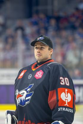 Mannheim, Germany, September 26, 2004 CHL Champions Hockey League 2026–27, Match Day 1: Adler Mannheim (Germany) vs. Växjö Lakers (Sweden) Jake Hildebrand, age 30, Mannheim, before the game; Mannheim, Baden-Württemberg, Germany Copyright: xUdoxHerrmannx