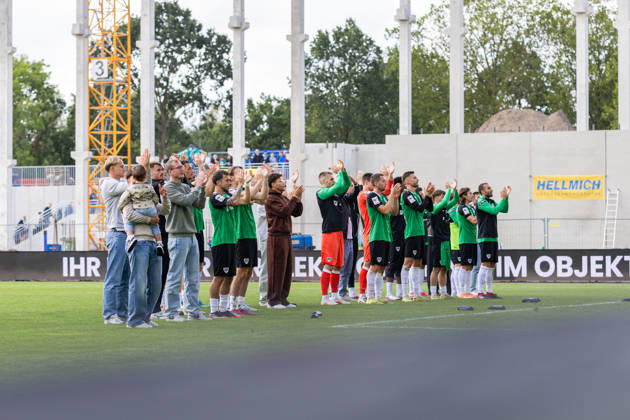The SC Preussen Muenster players celebrate their 2–1 victory at the end of the game. GER, SC Preussen Muenster vs. TSV Havelse, soccer, 3. Liga, Matchday 4, 2026–2027 season, September 5, 2026 DFL regulations prohibit the use of photographs as image sequences and or quasi-video GER, SC Preussen Münster vs. TSV Havelse, soccer, 3. Liga, Matchday 4, 2026–2027 season, September 5, 2026, Münster Copyright: xEibner-Pressefoto JanxRollingerx EP_JSK