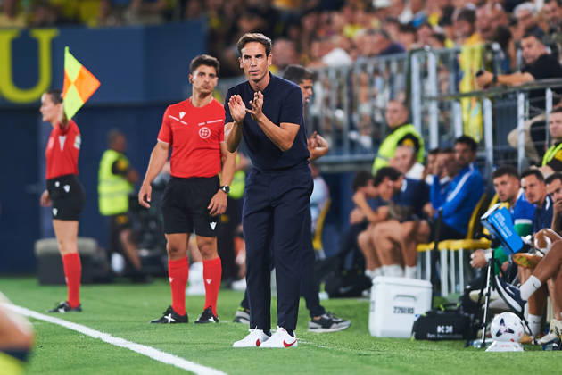 Head coach Ínigo Pérez of Villarreal CF during the LaLiga EA Sports match between Villarreal CF and RC Deportivo at Estadio de la Cerámica on September 5, 2026, in Villarreal, Spain