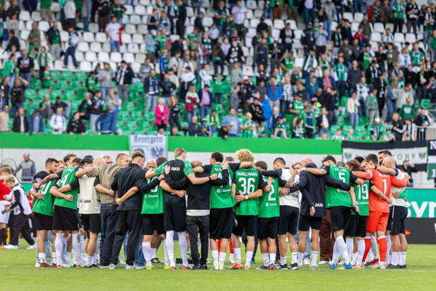 The SC Preussen Münster players celebrate their 2-1 victory after the final whistle. GER, SC Preussen Münster vs. TSV Havelse, Soccer, 3rd Division, Matchday 4, 2026-2027 season, September 5, 2026 DFL regulations prohibit the use of photographs as image sequences and or quasi-video footage. GER, SC Preussen Münster vs. TSV Havelse, soccer, 3. Liga, Matchday 4, 2026–2027 season, September 5, 2026, Münster Copyright: xEibner-Pressefoto JanxRollingerx EP_JSK