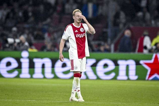 AMSTERDAM - Julian Brandt of Ajax reacts after the 1-3 during the Dutch Eredivisie match between AFC Ajax and PSV Eindhoven at the Johan Cruijff ArenA on September 5, 2026, in Amsterdam, the Netherlands. OLAF KRAAK ANP Eredivisie 2026 27 xVIxANPxSportx xxANPxIVx 567286080 originalFilename: 567286080