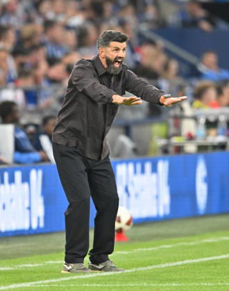 Coach Miron Muslic, FC Schalke 04, Gestures, Soccer, Bundesliga 1, Matchday 2, FC Schalke 04 vs. FC Bayern Munich 0–0, on September 5, 2026, in Gelsenkirchen, Germany. DFL regulations prohibit any use of photographs as image sequences and or quasi-video.