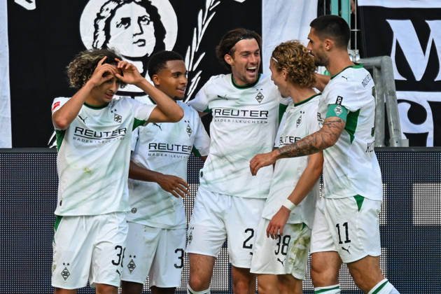Joe Scally of Mönchengladbach, 29, celebrates with the team after scoring the goal that made it 3–1 on September 5, 2026 ¢ Soccer ¢ Borussia Mönchengladbach vs. SV Elversberg, Borussia Park, Mönchengladbach, DFB and DFL regulations prohibit any use of photographs as image sequences and or quasi-video. NRW, Germany Copyright: xpepphotox xHorstxMauelshagenx pep00321, pep_20260905_hm