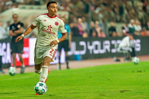Steven van der Sloot of Fortuna Düsseldorf, No. 02, on the sideline, looks for a teammate. Fortuna Köln vs. Fortuna Düsseldorf, soccer, 3. Liga, Matchday 4, 2026–27 season, September 6, 2026, DFL regulations prohibit any use of photographs as image sequences and or quasi-video. Fortuna Cologne vs. Fortuna Düsseldorf, soccer, 3rd Division, Matchday 4, 2026–27 season, September 6, 2026, Cologne Copyright: xEibner-Pressefoto LukasxBaldygax EP_LBA