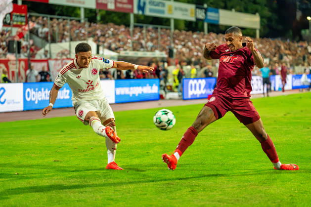Steven van der Sloot of Fortuna Düsseldorf (No. 02) attempts a cross and is blocked by Salim Hadouchi of Fortuna Cologne (No. 17). Fortuna Cologne vs. Fortuna Düsseldorf, Soccer, 3rd Division, Matchday 4, 2026–27 Season, September 6, 2026, DFL regulations prohibit any use of photographs as image sequences and or quasi-video, Fortuna Cologne vs. Fortuna Düsseldorf, soccer, 3. Liga, Matchday 4, 2026–27 Season, September 6, 2026, Cologne Copyright: xEibner-Pressefoto LukasxBaldygax EP_LBA