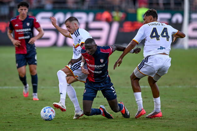 Cagliari s Paul Mendy in action during the Serie A soccer match between Cagliari Calcio and Lecce at the Unipol Domus in Cagliari, Sardinia - Monday 7th september 2026. - Soccer Copyright: xGianlucaxZuddas LaPressex