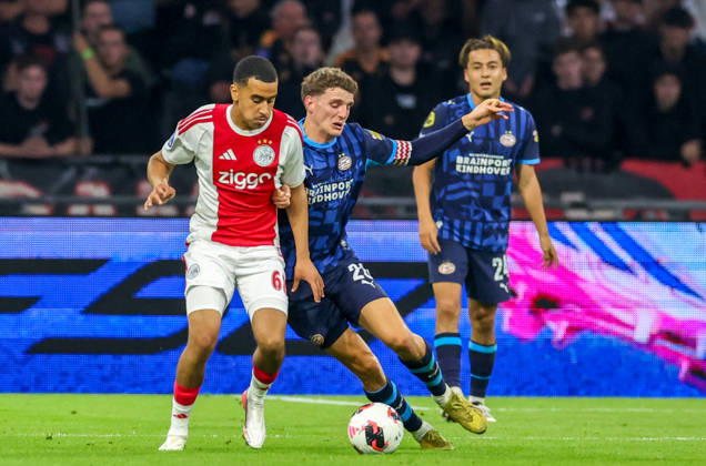 AMSTERDAM: AFC Ajax Amsterdam midfielder Abdellah Ouazane with PSV Eindhoven midfielder Guus Til during the Vriendenloterij Eredivisie match between Ajax and PSV at the Johan Cruijff ArenA on September 5, 2026, in Amsterdam, Netherlands PETER LOUS EYE4IMAGES DeFodi Images