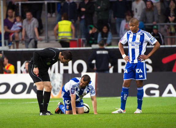 Soccer, Allsvenskan, GAIS IFK Göteborg Hjalmar Jonsson, IFK Göteborg, gets injured and has to leave. Later, Mikael Dyrestam (on the right) also gets injured. Injury Göteborg Sweden  Copyright: xDanielxStillerx