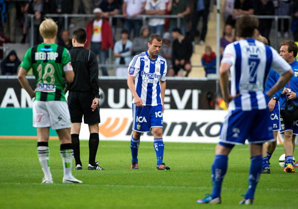 Soccer, Allsvenskan, GAIS, IFK Gothenburg, Hjalmar Jonsson, IFK Gothenburg, gets injured and has to leave the game; Injury, Gothenburg, Sweden  Copyright: xDanielxStillerx