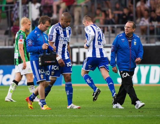 Soccer, Allsvenskan, GAIS IFK Gothenburg Mikael Dyrestam, IFK Gothenburg, gets injured and has to leave Injury Gothenburg Sweden  Copyright: xDanielxStillerx