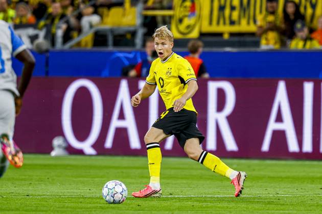 DORTMUND - Daniel Svensson of Borussia Dortmund during the UEFA Champions League match between Borussia Dortmund and Villarreal CF at Signal Iduna Park on 08 September 2026 in Dortmund, Germany. MARCEL TER BALS ANP UEFA Champions League 2026 27 xVIxANPxSportx xMarcelxterxBalsxIVx 567689977 originalFilename: 567689977