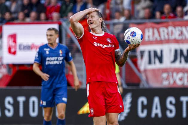 4ENSCHEDE - Wout Weghorst of FC Twente reacts during the Eredivisie match between FC Twente and Telstar at De Grolsch Veste stadium on September 9, 2026 in Enschede, the Netherlands. WART BRINKERHOF ANP Eredivisie 2026 27 xVIxANPxSportx xMarcelxterxBalsxIVx 567782510 originalFilename: 567782510
