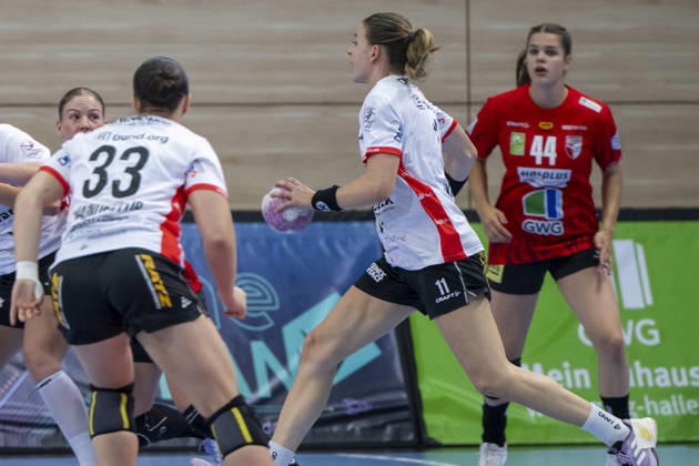 Alsco Women s Handball Bundesliga, 2026–2027 Season: SV Union Halle Neustadt vs. HSG Blomberg Lippe, Halle, Germany, September 9, 2026. Pictured, from left: Elin Magnusdottir (Blomberg) and Isabelle Axmann (Blomberg), Halle Saale, SWH Arena, Saxony-Anhalt, Germany