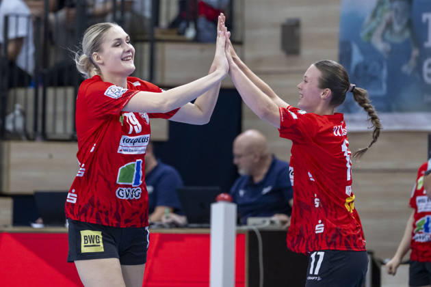 Alsco Women s Handball Bundesliga, 2026–2027 Season: SV Union Halle Neustadt vs. HSG Blomberg Lippe, Halle, Germany, September 9, 2026. Pictured, from left: Paulina Stapurewicz (Halle) and Emma Hertha (Halle), Halle an der Saale, SWH Arena, Saxony-Anhalt, Germany