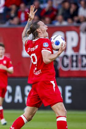 4ENSCHEDE - Wout Weghorst of FC Twente reacts during the Eredivisie match between FC Twente and Telstar at De Grolsch Veste stadium on September 9, 2026 in Enschede, the Netherlands. WART BRINKERHOF ANP Eredivisie 2026 27 xVIxANPxSportx xMarcelxterxBalsxIVx 567805198 originalFilename: 567805198