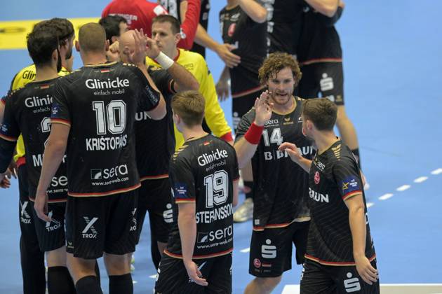 Celebration and joy after the victory: Johannes Golla (MT Melsungen 14), Florian Drosten (MT Melsungen 18) in the foreground, Reynir Thor Stefansson (MT Melsungen 19), Dainis Kristopans (MT Melsungen 10), Kristof Palasics, goalkeeper for MT Melsungen 32, in the background; GER, MT Melsungen HC vs. Vardar Skopje 1961 MKD; handball; Men’s Champions League; group matches; 2026–2027 season; September 10, 2026, GER, MT Melsungen vs. HC Vardar Skopje, Handball, Men’s Champions League, Group Match, 2026–2027 Season, September 10, 2026, Kassel Copyright: xEibner-Pressefotox xRolandxSippelx EP_RSL