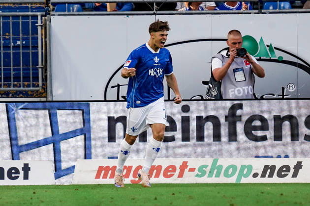 Germany Soccer Season 2026–2027, 2. Bundesliga, Matchday 5, SV Darmstadt 98 vs. Arminia Bielefeld, Merck Stadium at Böllenfalltor, Darmstadt, Noah Weißhaupt, Noah Weisshaupt, SV Darmstadt 98, 7th goal and goal celebration for the 1-0 lead, goal, goal celebration, cheering, joy, emotions, Darmstadt, Merck Stadium at Böllenfalltor, Germany Copyright: xBennetxLongx