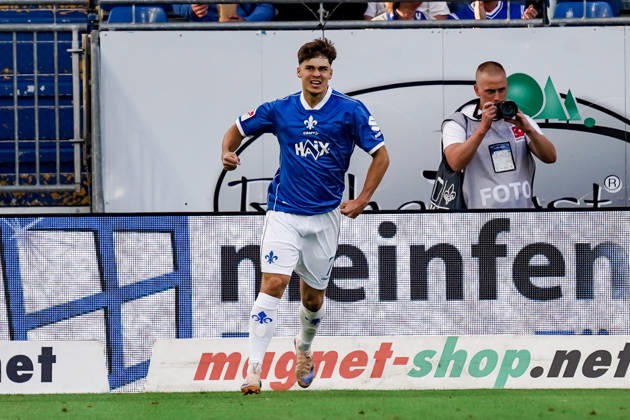 Germany Soccer Season 2026–2027, 2. Bundesliga, Matchday 5, SV Darmstadt 98 vs. Arminia Bielefeld, Merck Stadium at Böllenfalltor, Darmstadt, Noah Weißhaupt, Noah Weisshaupt, SV Darmstadt 98, 7th goal and goal celebration for the 1–0 lead, goal, goal celebration, cheering, joy, emotions, Darmstadt, Merck Stadium at Böllenfalltor, Germany Copyright: xBennetxLongx