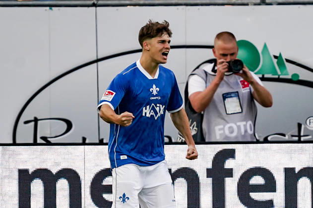 Germany Soccer Season 2026–2027, 2. Bundesliga, Matchday 5, SV Darmstadt 98 vs. Arminia Bielefeld, Merck Stadium at Böllenfalltor, Darmstadt, Noah Weißhaupt, Noah Weisshaupt, SV Darmstadt 98, 7th goal and goal celebration for the 1–0 lead, goal, goal celebration, cheering, joy, emotions, Darmstadt, Merck Stadium at Böllenfalltor, Germany Copyright: xBennetxLongx