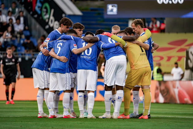 Germany Soccer Season 2026–2027, 2. Bundesliga, Matchday 5, SV Darmstadt 98 vs. Arminia Bielefeld, Merck Stadium at Böllenfalltor, Darmstadt, Team huddle before the game, Darmstadt, Merck Stadium at Böllenfalltor, Germany Copyright: xBennetxLongx